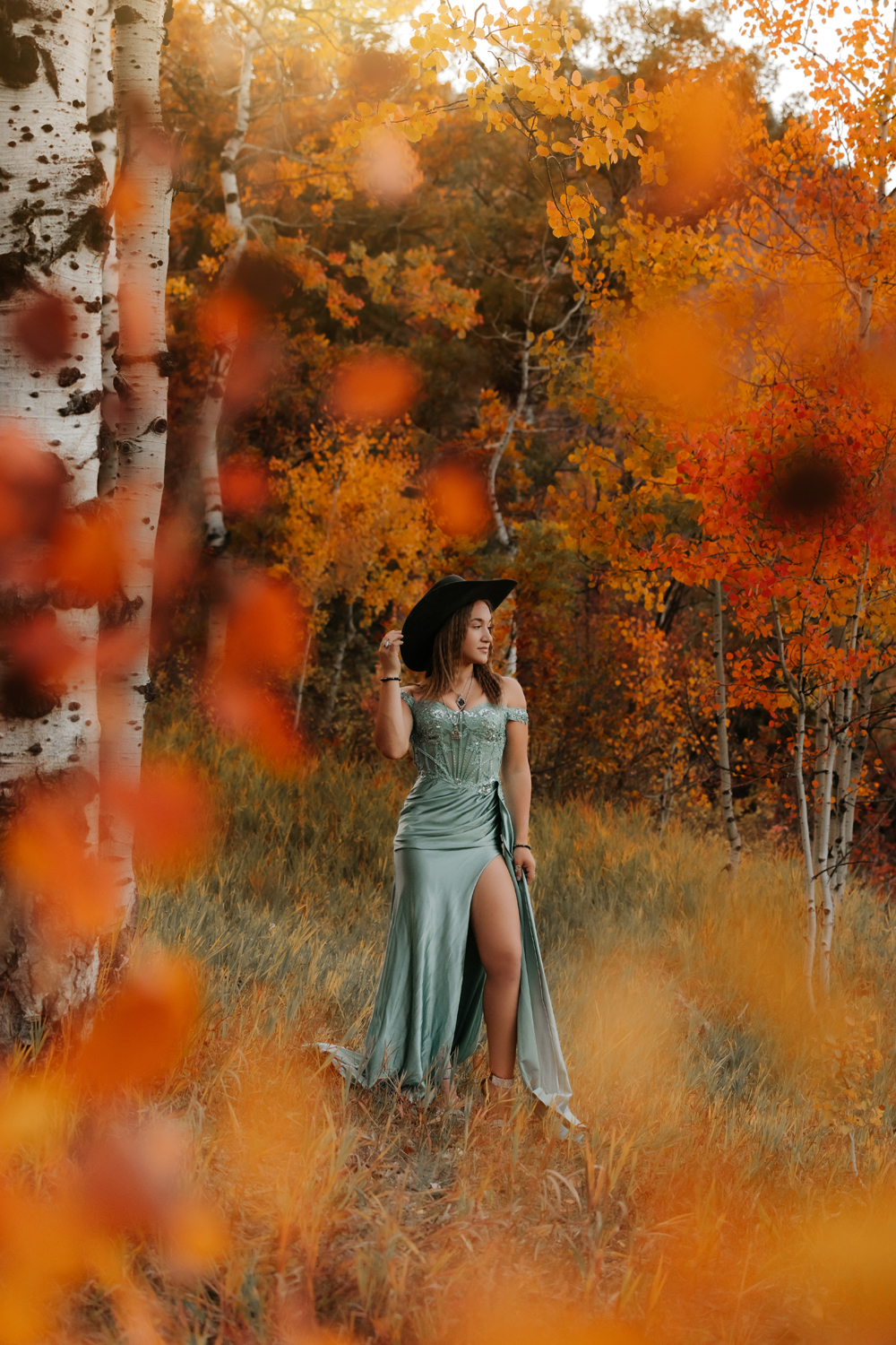 TheLightSeeker-Kortnee-FallSeniorPictures-Snowbasin-Horse-2025-50