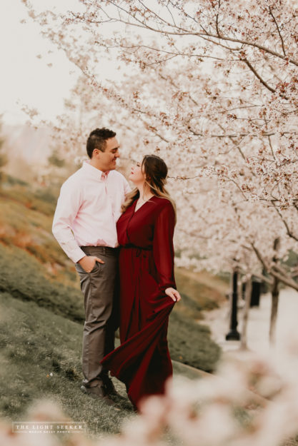 TheLightSeeker-UtahCapitolBuilding-Engagements-Blossoms-Flowers-32