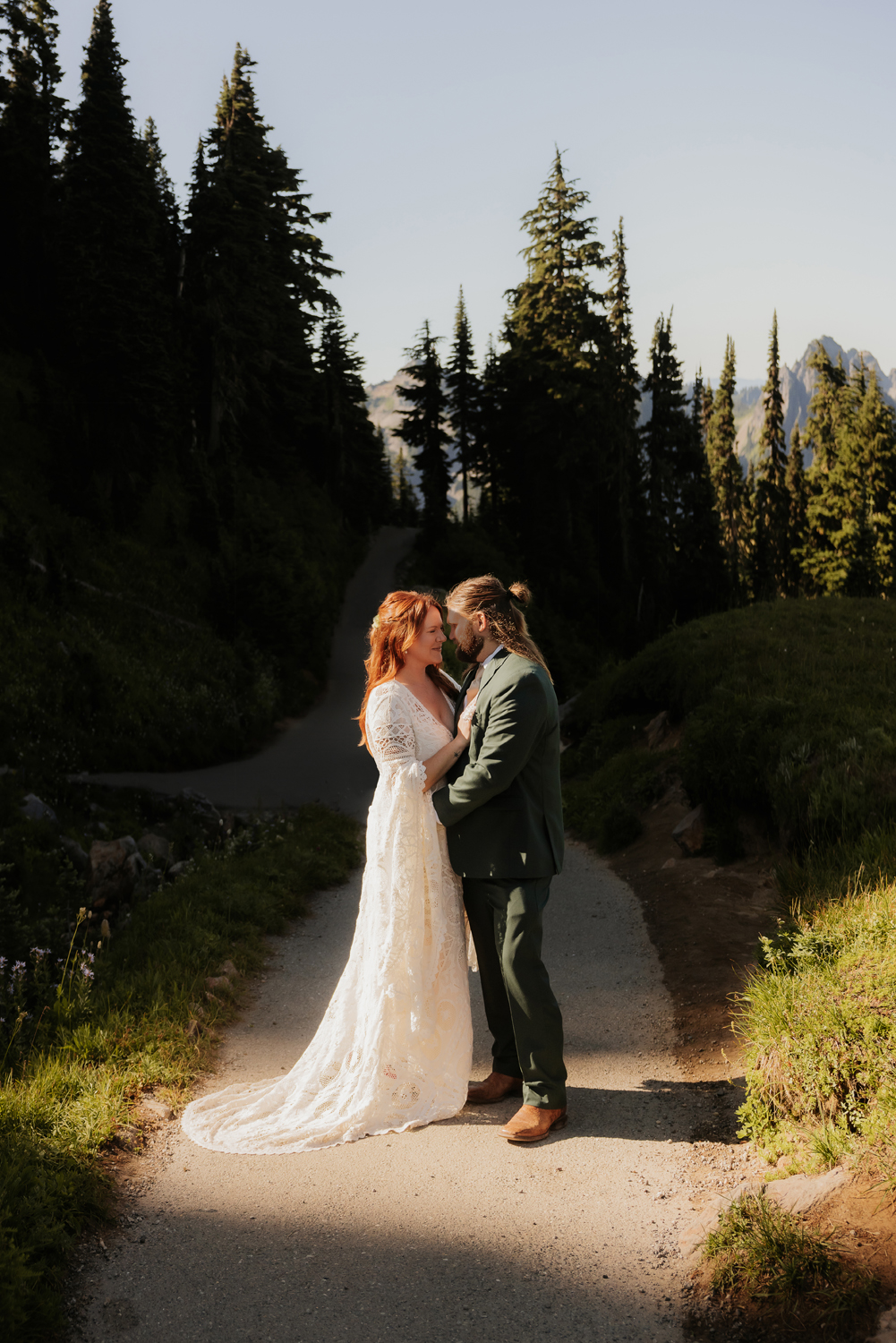 TheLightSeeker-Aurali-Ben-Elopement-MountRainier-2025-360