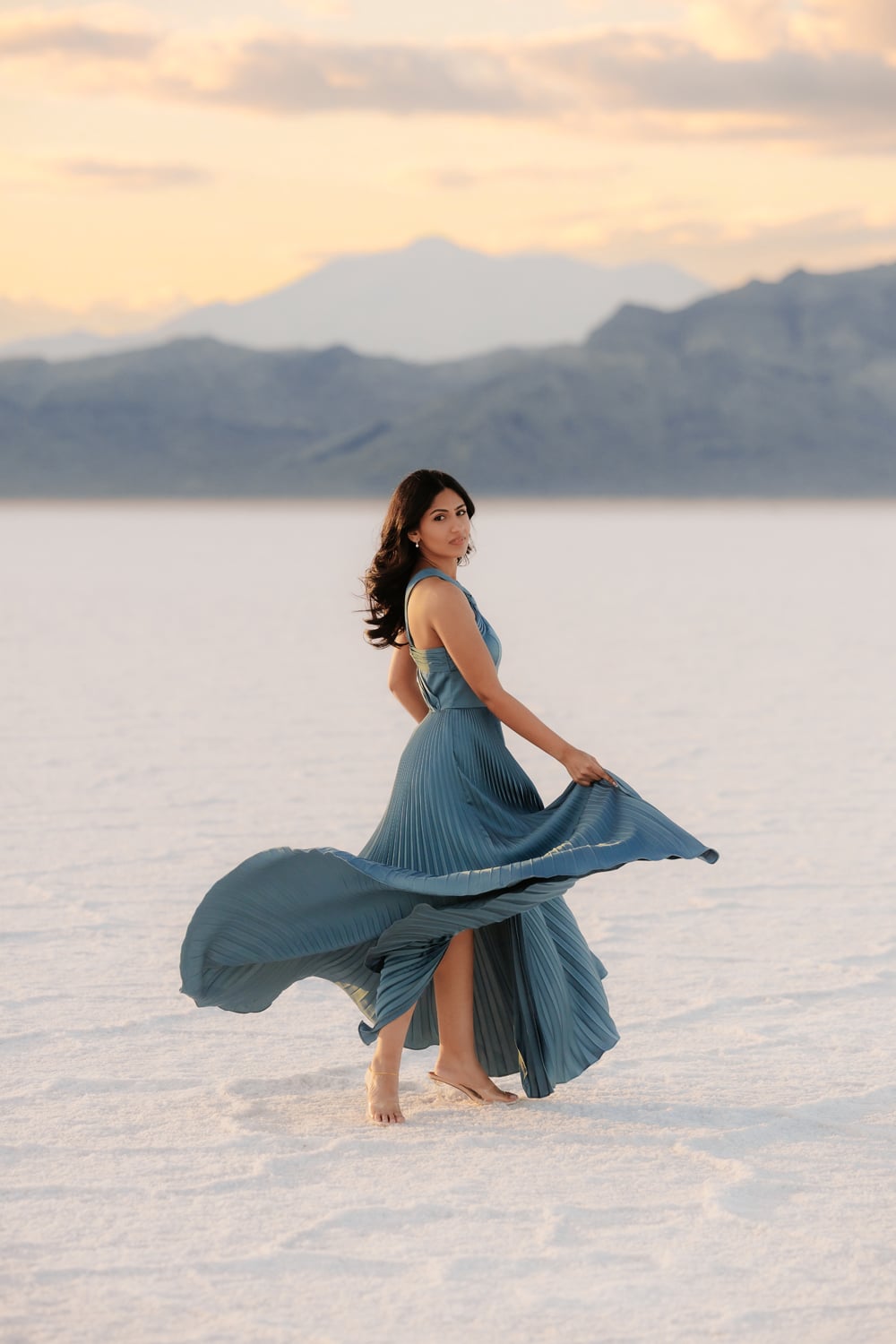 The-Light-Seeker-Vimil-Anita-Salt-Flats-Boneville-Engagements-Photoshoot-2026-25