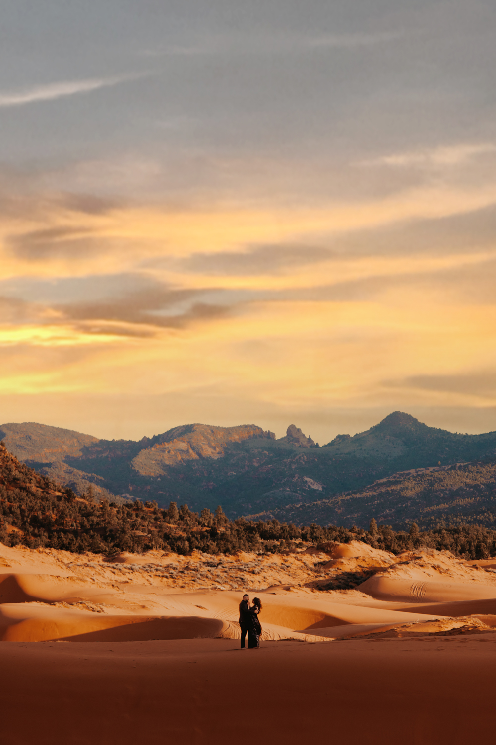 TheLightSeeker-CoralSandDunes-Utah-Engagements-Photography-2023-3