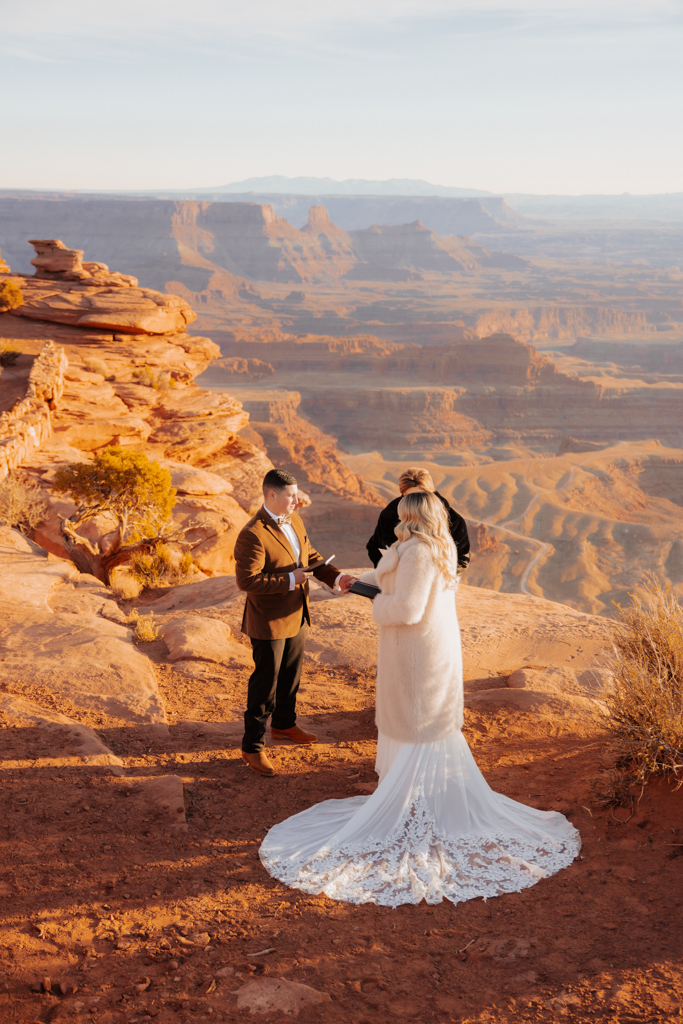 TheLightSeeker-Grace-Ali-Moab-Arches-DeadHorse-Elopement-Wedding-2025-119
