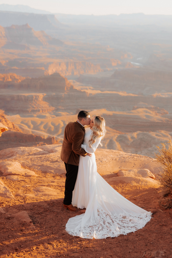 TheLightSeeker-Grace-Ali-Moab-Arches-DeadHorse-Elopement-Wedding-2025-164