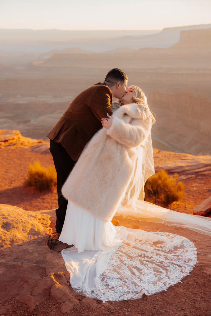 TheLightSeeker-Grace-Ali-Moab-Arches-DeadHorse-Elopement-Wedding-2025-187
