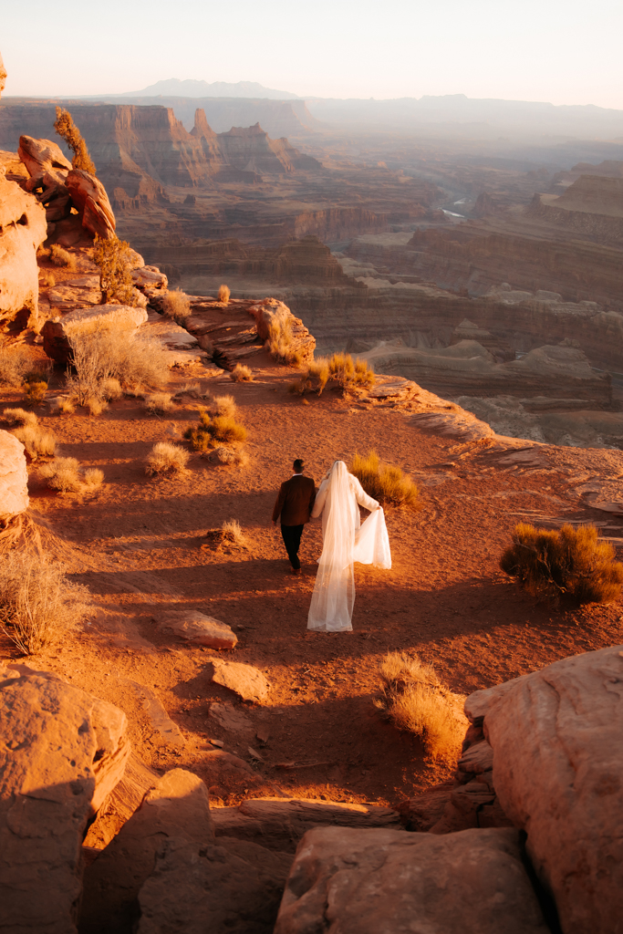 TheLightSeeker-Grace-Ali-Moab-Arches-DeadHorse-Elopement-Wedding-2025-192