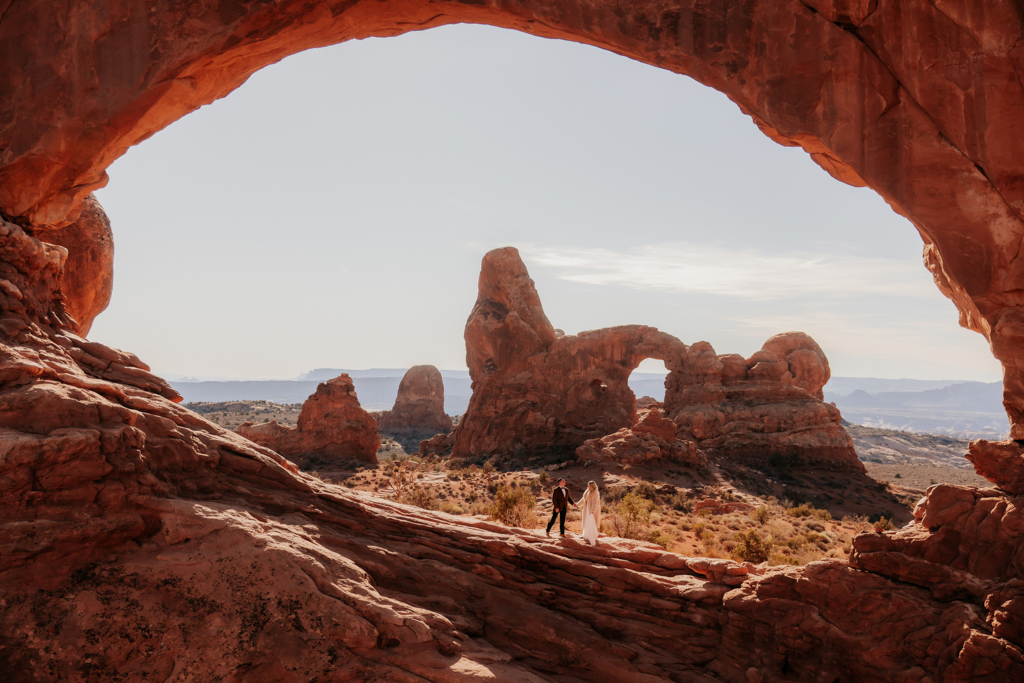 TheLightSeeker-Grace-Ali-Moab-Arches-DeadHorse-Elopement-Wedding-2025-39